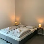 Hostel St48