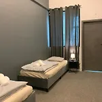 Hostel St48 *