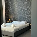 Hostel St48